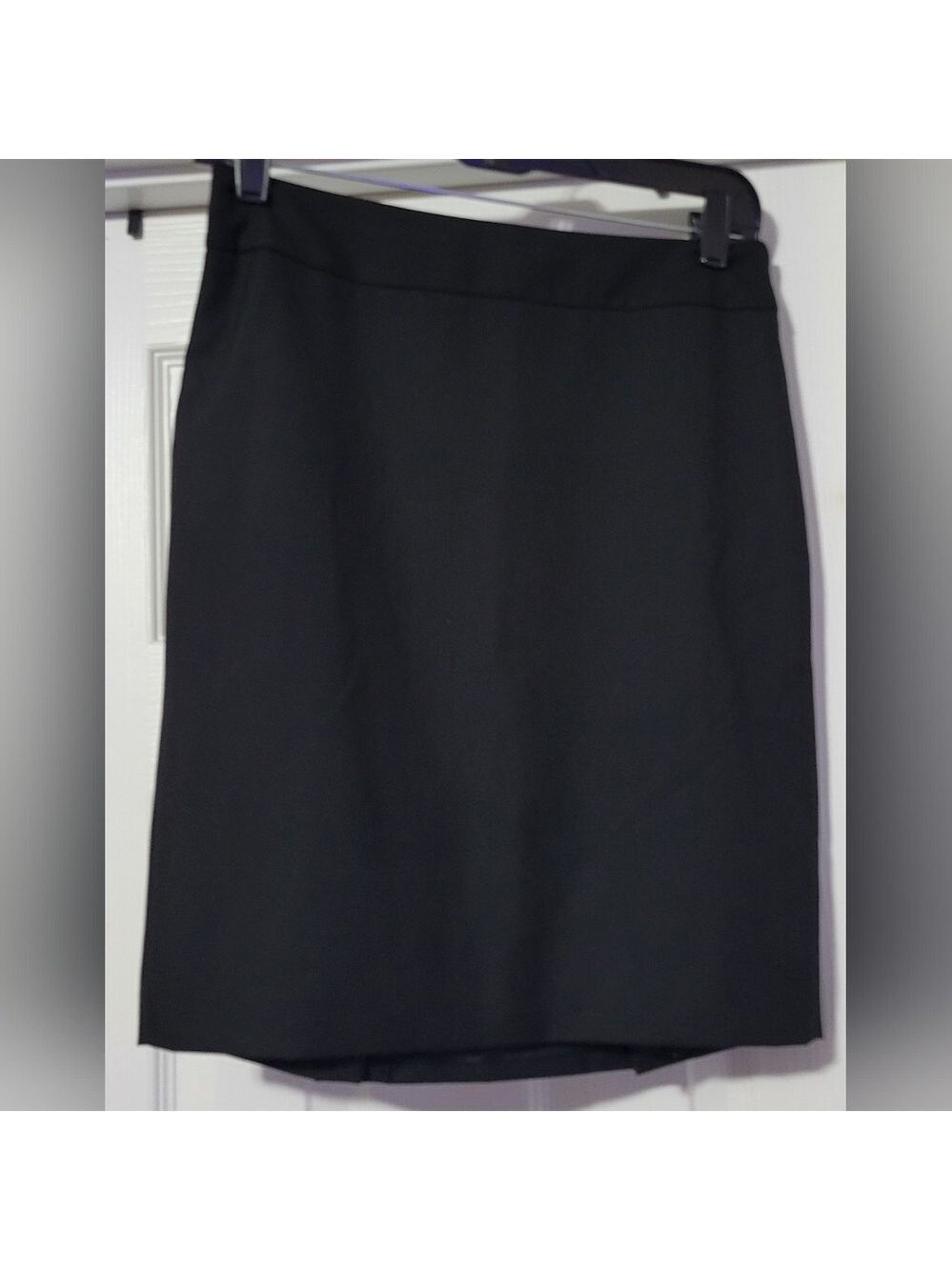 Ann Taylor LOFT - Black Pencil Skirt – Classic Slim-Fit - Workwear Essential